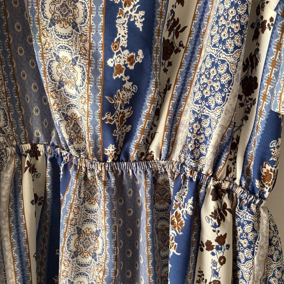 Cute Muted-tone Lightweight Dress - Picture 3 of 4